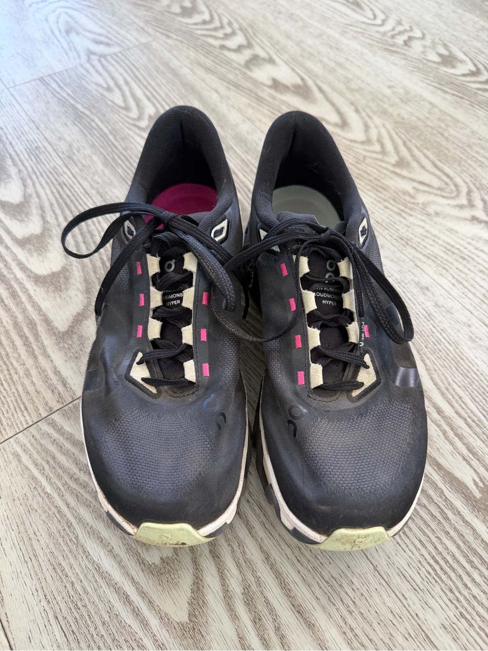 ON Cloudmonster Hyper Sneakers